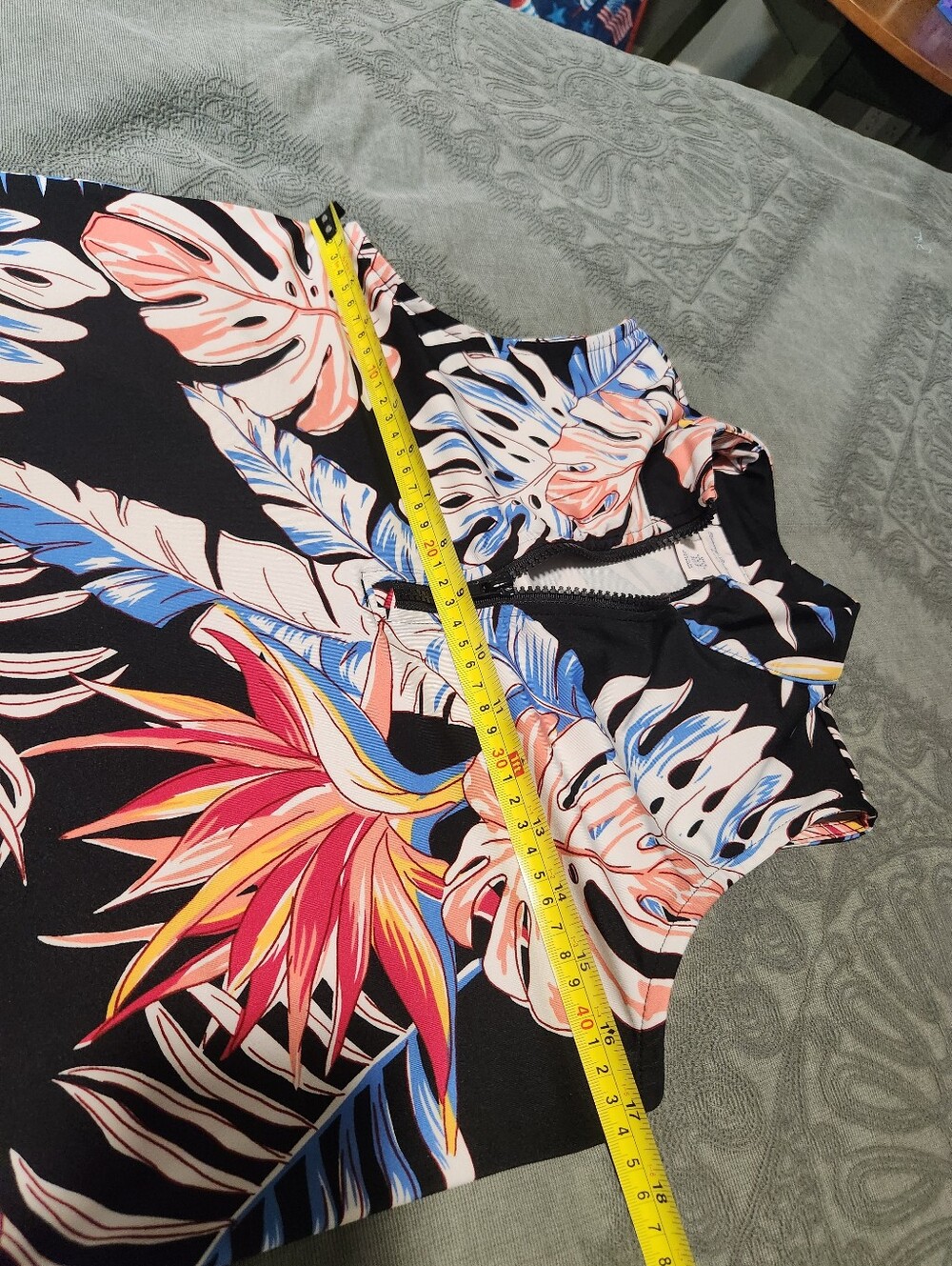 Tommy Bahama Golf Black Tropical Leaf Zip-Front Golf Dress / Swim Coverup - Picture 6 of 11